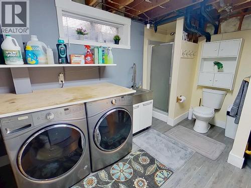 1375 Lewis Drive, Quesnel, BC - Indoor Photo Showing Laundry Room