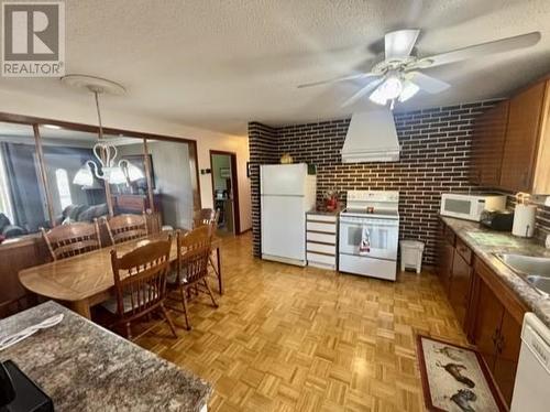 148 Garson Coniston Road, Garson, ON - Indoor Photo Showing Kitchen