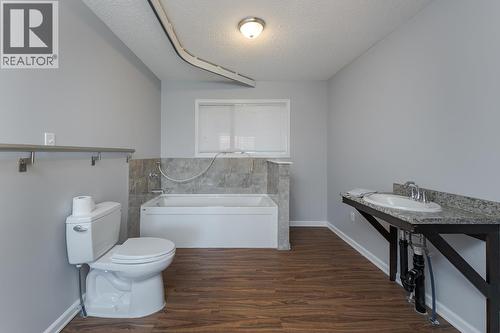 7759 Queens Crescent, Prince George, BC - Indoor Photo Showing Bathroom