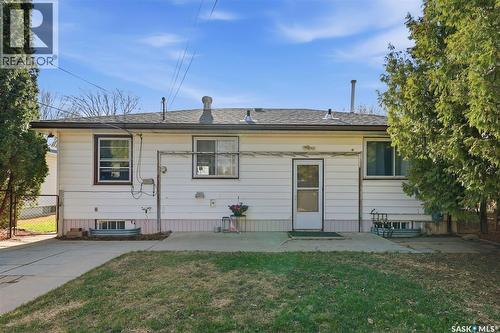 2129 Cairns Avenue, Saskatoon, SK - Outdoor