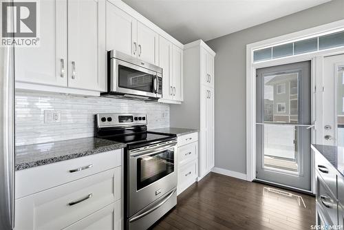 305 1515 Anson Road, Regina, SK - Indoor Photo Showing Kitchen With Stainless Steel Kitchen With Upgraded Kitchen