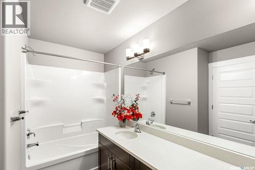 37 510 Kloppenburg Crescent, Saskatoon, SK - Indoor Photo Showing Bathroom