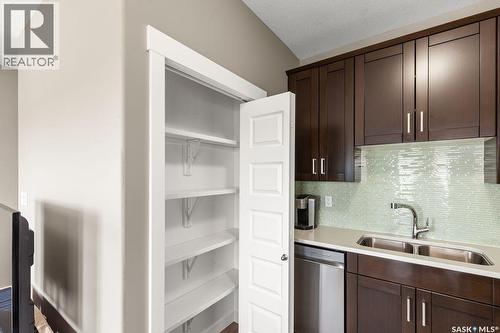 37 510 Kloppenburg Crescent, Saskatoon, SK - Indoor Photo Showing Kitchen With Double Sink