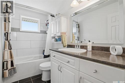 1630 1St Avenue N, Regina, SK - Indoor Photo Showing Bathroom