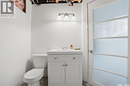 1630 1St Avenue N, Regina, SK - Indoor Photo Showing Bathroom