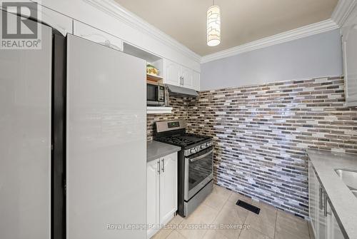 95 Quantrell Trail, Toronto, ON - Indoor Photo Showing Kitchen
