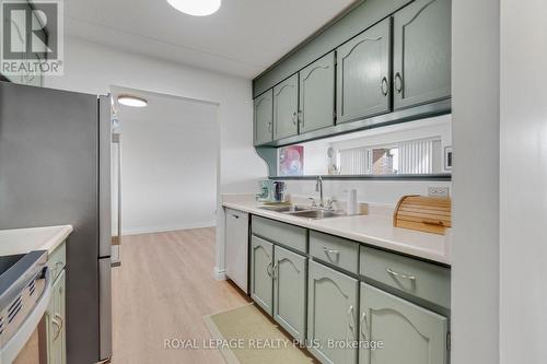 603 - 8 Christopher Court, Guelph, ON - Indoor Photo Showing Kitchen With Double Sink