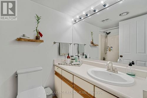 603 - 8 Christopher Court, Guelph, ON - Indoor Photo Showing Bathroom