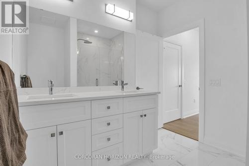 1105 - 71 Wyndham Street S, Guelph, ON - Indoor Photo Showing Bathroom