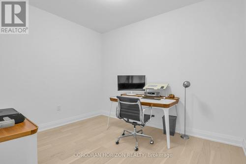1105 - 71 Wyndham Street S, Guelph, ON - Indoor Photo Showing Office