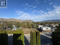 Beautiful views from the top floor unit! - 