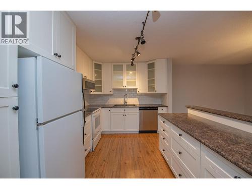 3929 22 Avenue Unit# 309, Vernon, BC - Indoor Photo Showing Kitchen