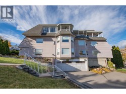 #309 Top floor Corner Unit - 