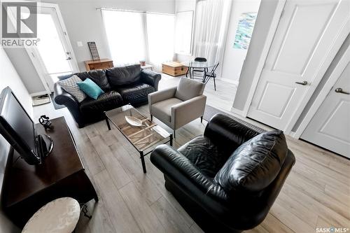 8849 Kestral Drive, Regina, SK - Indoor Photo Showing Living Room