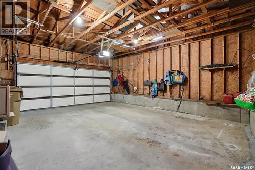 2835 More Crescent E, Regina, SK - Indoor Photo Showing Garage