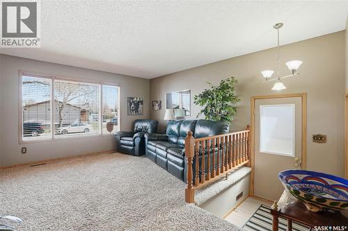 2835 More Crescent E, Regina, SK - Indoor