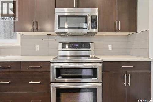 8806 Barootes Way, Regina, SK - Indoor Photo Showing Kitchen With Upgraded Kitchen