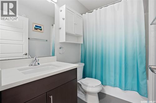 8806 Barootes Way, Regina, SK - Indoor Photo Showing Bathroom