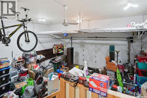 8806 Barootes Way, Regina, SK - Indoor Photo Showing Garage