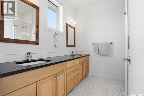 330 Hamm Way, Saskatoon, SK - Indoor Photo Showing Bathroom