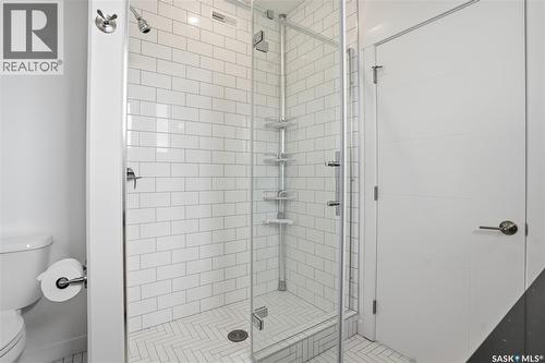 330 Hamm Way, Saskatoon, SK - Indoor Photo Showing Bathroom