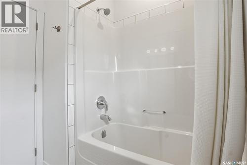 330 Hamm Way, Saskatoon, SK - Indoor Photo Showing Bathroom