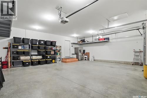 330 Hamm Way, Saskatoon, SK - Indoor Photo Showing Garage