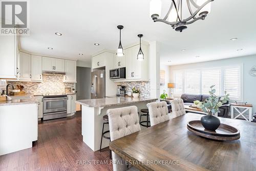 201 Christopher Street, Clearview, ON - Indoor