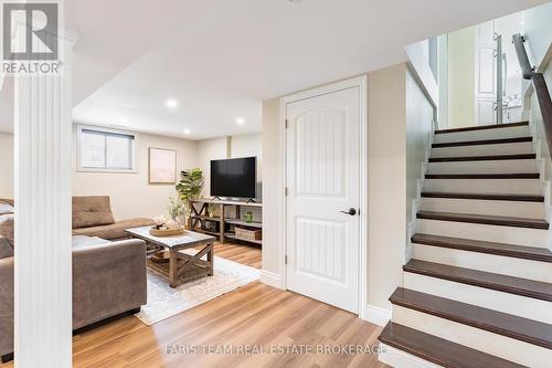 201 Christopher Street, Clearview, ON - Indoor