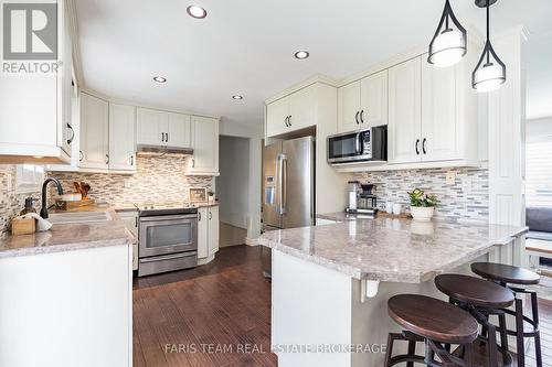 201 Christopher Street, Clearview, ON - Indoor Photo Showing Kitchen With Upgraded Kitchen