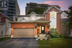 2122 SAUNDERS AVENUE  Ottawa, ON K2A 4C7