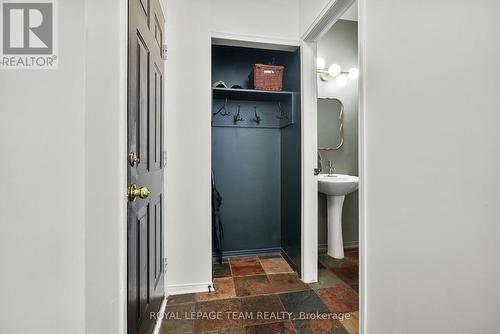 2122 Saunders Avenue, Ottawa, ON - Indoor