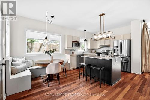 2122 Saunders Avenue, Ottawa, ON - Indoor Photo Showing Kitchen With Upgraded Kitchen