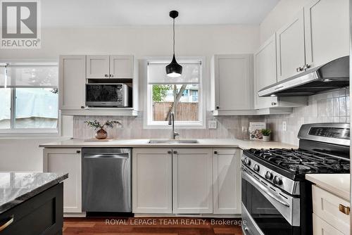 2122 Saunders Avenue, Ottawa, ON - Indoor Photo Showing Kitchen