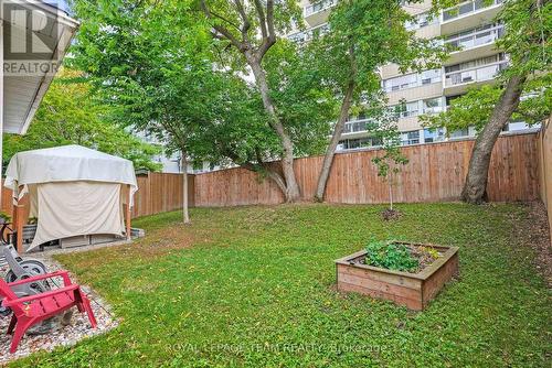 2122 Saunders Avenue, Ottawa, ON - Outdoor