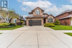 98 GLENHOLLOW DRIVE Hamilton (Stoney Creek), ON K8J 3R4