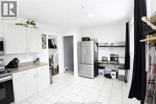 2935 Rivard, Windsor, ON - Indoor Photo Showing Kitchen