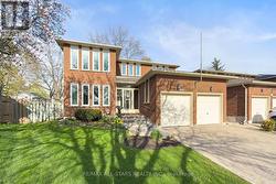 33 CARPENTER COURT Markham, ON L3P 6W3