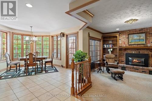 3908 Carolynn Court, Lincoln (Lincoln-Jordan/Vineland), ON - Indoor With Fireplace