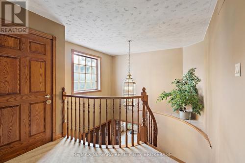 3908 Carolynn Court, Lincoln (Lincoln-Jordan/Vineland), ON - Indoor Photo Showing Other Room