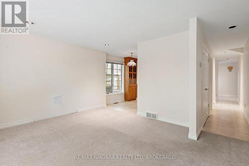 3908 Carolynn Court, Lincoln (Lincoln-Jordan/Vineland), ON - Indoor Photo Showing Other Room