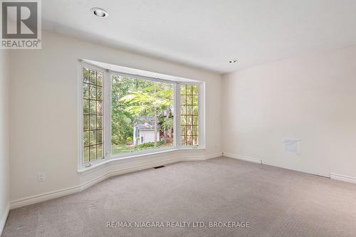 3908 Carolynn Court, Lincoln (Lincoln-Jordan/Vineland), ON - Indoor Photo Showing Other Room