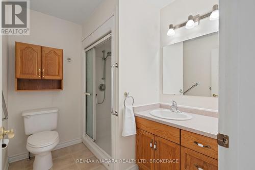 3908 Carolynn Court, Lincoln (Lincoln-Jordan/Vineland), ON - Indoor Photo Showing Bathroom