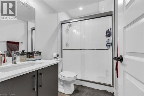 99 Roger Street Unit# 43, Waterloo, ON - Indoor Photo Showing Bathroom