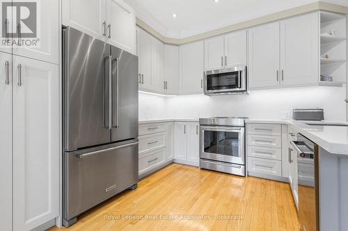 3467 Eglinton Avenue W, Mississauga, ON - Indoor Photo Showing Kitchen With Stainless Steel Kitchen With Upgraded Kitchen