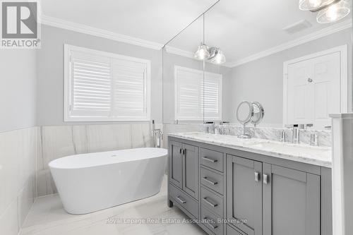 3467 Eglinton Avenue W, Mississauga, ON - Indoor Photo Showing Bathroom
