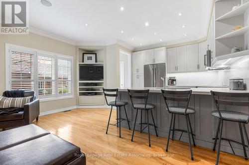 3467 Eglinton Avenue W, Mississauga, ON - Indoor Photo Showing Kitchen With Upgraded Kitchen