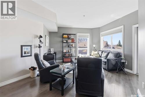 204 227 Pinehouse Drive, Saskatoon, SK - Indoor Photo Showing Living Room