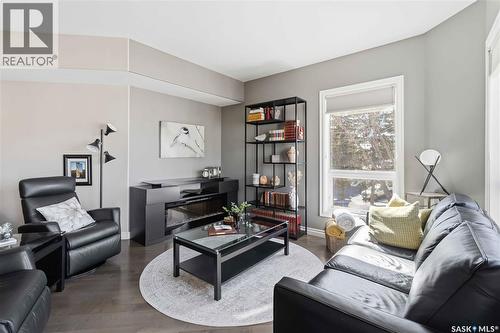 204 227 Pinehouse Drive, Saskatoon, SK - Indoor Photo Showing Living Room
