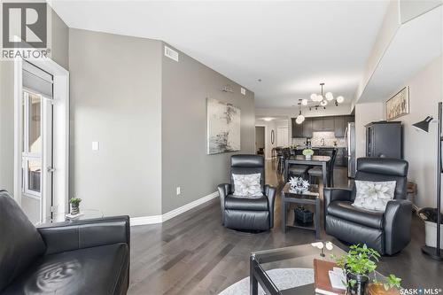 204 227 Pinehouse Drive, Saskatoon, SK - Indoor Photo Showing Living Room